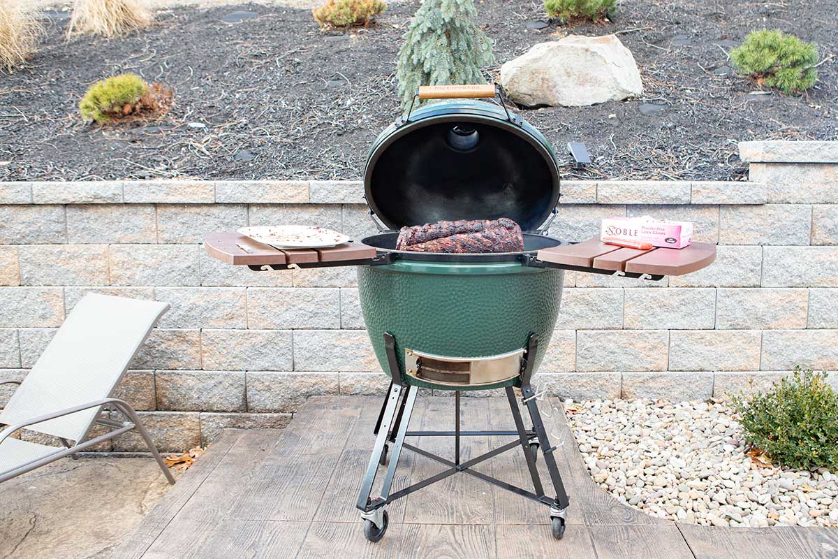 https://www.meadowcreekbbqsupply.com/wp-content/uploads/2019/12/Prime_Rib_Big_Green_Egg_42_Searing.jpg